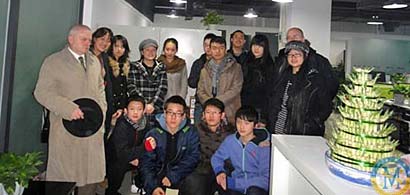 新年愛(ài)心行--美視學(xué)生開(kāi)店盈利悉數(shù)捐給山區(qū)