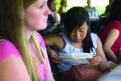 美國(guó)當(dāng)?shù)孛襟w對(duì)赴美夏令營(yíng)團(tuán)報(bào)道《A farewell to remember》