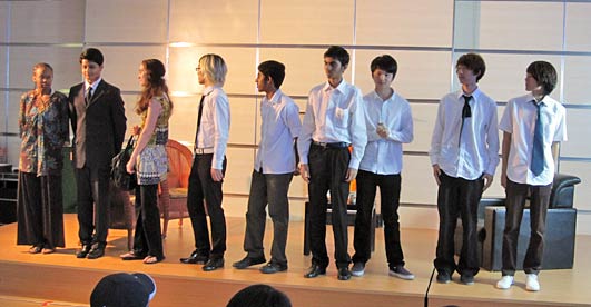 國際項目部11年級學生演出劇本《貴在真誠》獲得成功