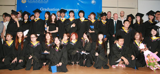  成都美視學(xué)校國(guó)際項(xiàng)目部第二屆IB班畢業(yè)典禮 