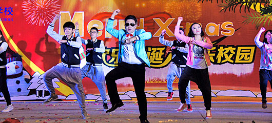  歡樂圣誕、歡樂校園--中學(xué)部慶祝2012年圣誕節(jié) 