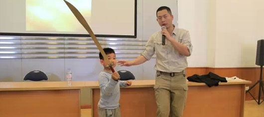  【活動在線】小小尖兵要出鞘--小學(xué)一年級六班防恐防暴技能學(xué)習(xí)掠影 