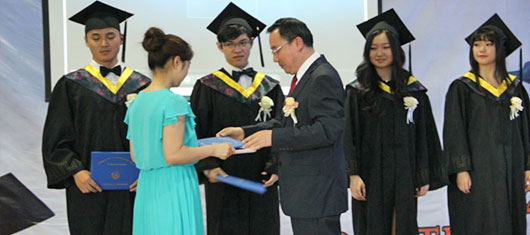  成都美視師一學(xué)校融合部2015屆畢業(yè)典禮 感恩與祝福 