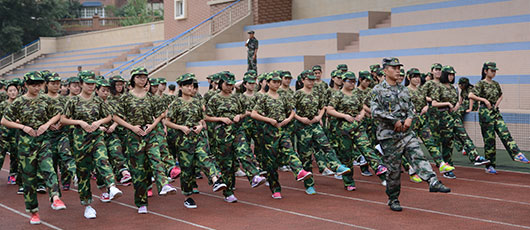  美視中學部2015級新生軍訓拉開帷幕 