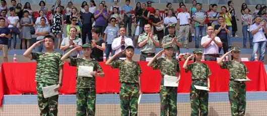  【開學(xué)啦】新生入學(xué)第一關(guān)——軍訓(xùn)！ 