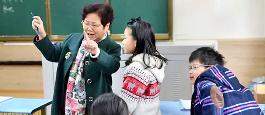 【名家課堂】張奶奶作文課:教育的魅力在于動(dòng)人