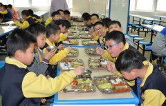  美視師一學(xué)校午餐 