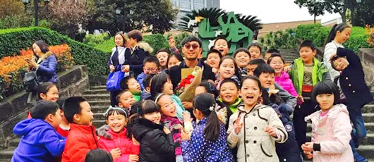  【家長(zhǎng)課堂】藝術(shù)家爸爸：?jiǎn)拘褍?nèi)心的創(chuàng)造力 