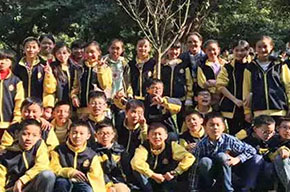  【美視傳統(tǒng)】一棵樹,一片情--2016級“綠色成長”“種棵小樹在校園”畢業(yè)留念活動 