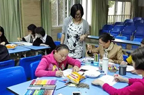  集眾人智慧，促教研質(zhì)量--小學(xué)部集體備課 