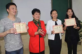  聽(tīng)說(shuō)，你爸媽來(lái)當(dāng)副班主任了？ 