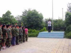 中學(xué)迎教師節(jié)學(xué)生獻(xiàn)禮活動