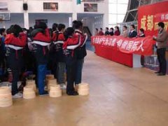 中學(xué)部召開“養(yǎng)成良好行為習(xí)慣 爭做國際人”宣誓大會小記