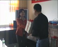 我校中學生和都江堰災區(qū)崇義中學手拉手結對子