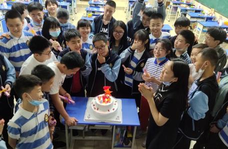 童年再見，青春你好！初中部的六一兒童節(jié)這樣過！