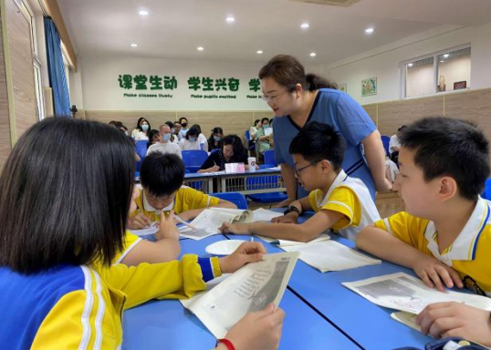 和融教育項(xiàng)目成果展（八）丨翻越英語(yǔ)“閱讀山”，遇見(jiàn)更好的自己