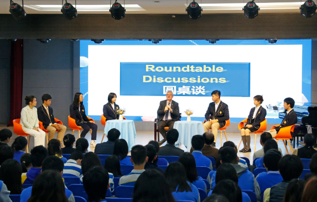 國際教育交流周——?jiǎng)蚋毙ｉL(zhǎng)大衛(wèi)·卡德維爾教授到訪美視融合部