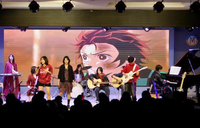 點燃夢想，擁抱未來———融合部·中學(xué)舉辦“