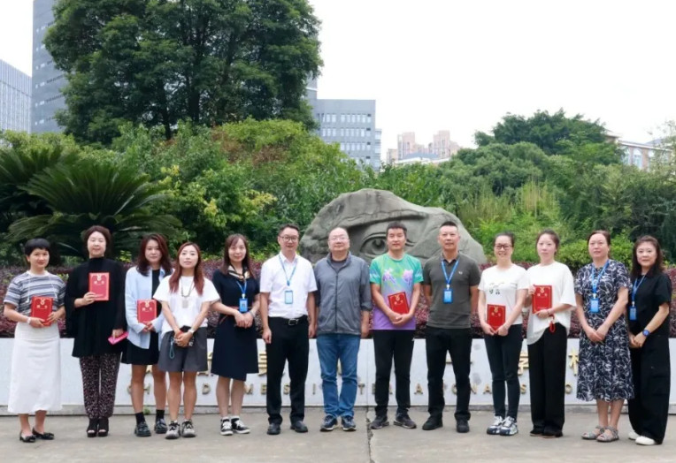 家校攜手，共筑成長(zhǎng)！成都美視師一學(xué)校舉行校級(jí)家委會(huì)成立儀式