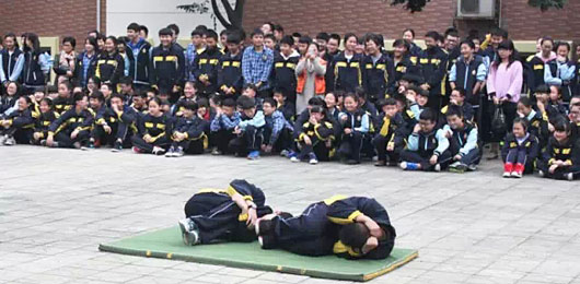  中學(xué)部消防演練——全方位加強(qiáng)學(xué)生防災(zāi)減災(zāi)意識(shí) 